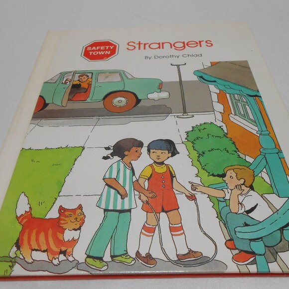 EXCELLENT HC SAFETY TOWN " STRANGERS" BY DOROTHY CHLAD BOOK πΈπ¦π - Picture 2 of 8